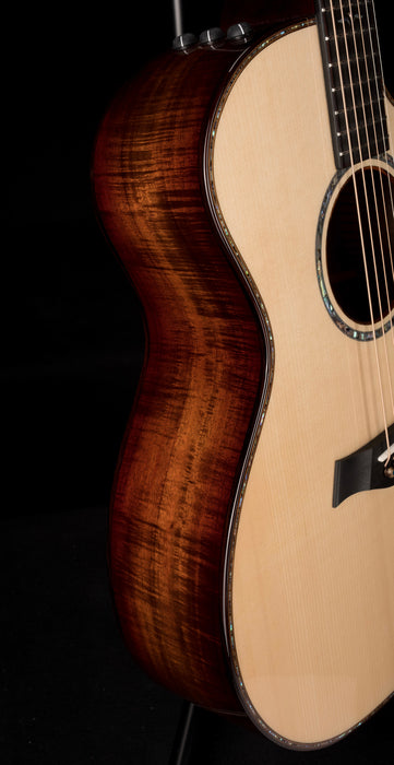 Taylor Custom Grand Auditorium Adirondack Spruce and Cocobolo Natural With Case
