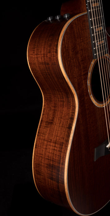 Taylor Custom Grand Concert 12 Fret Figured Blackwood with Case