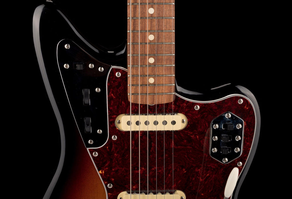 Used Fender Vintera '60s Jaguar 3-Color Sunburst With Gig Bag