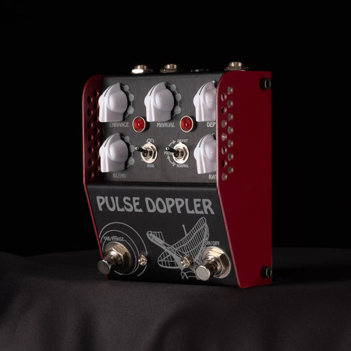 Used ThorpyFX Pulse Doppler Phaser Vibrato Tremolo Guitar Effect Pedal With Box