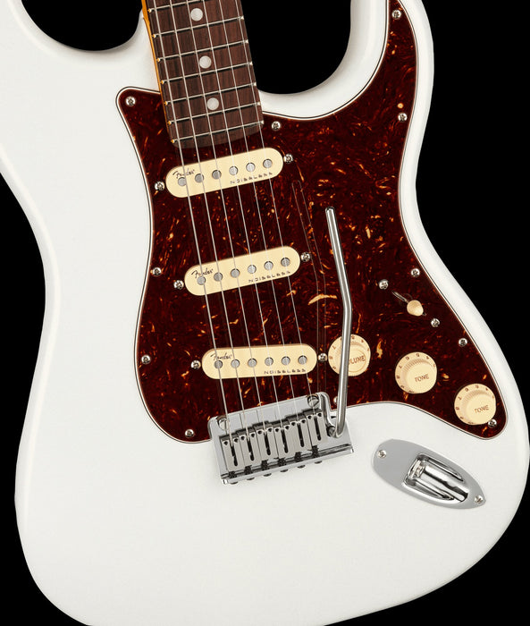 Fender American Ultra Stratocaster Rosewood Fingerboard Arctic Pearl Electric Guitar With Case