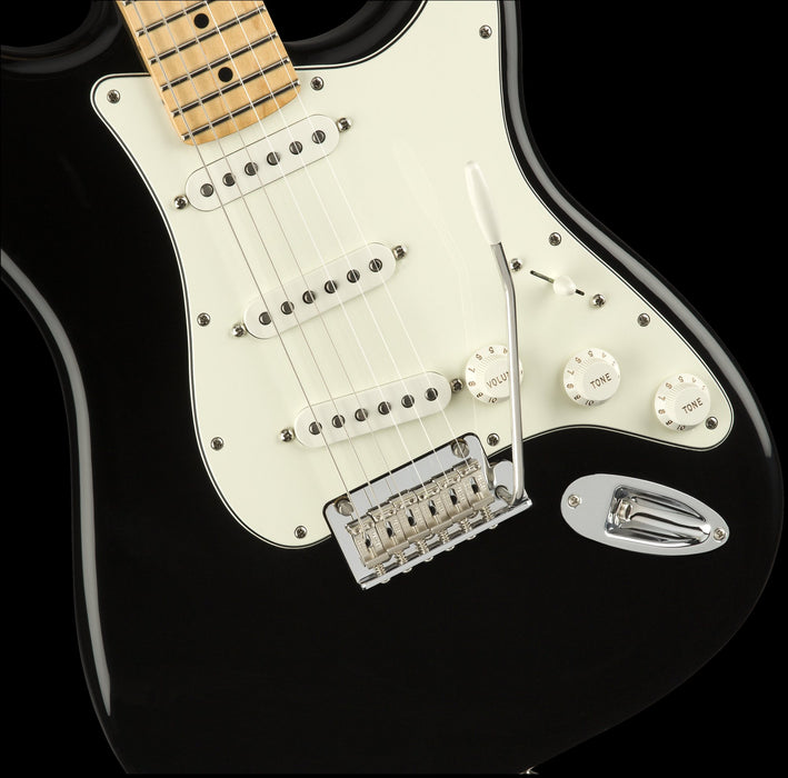 Fender Player Stratocaster Maple Fingerboard Black Electric Guitar