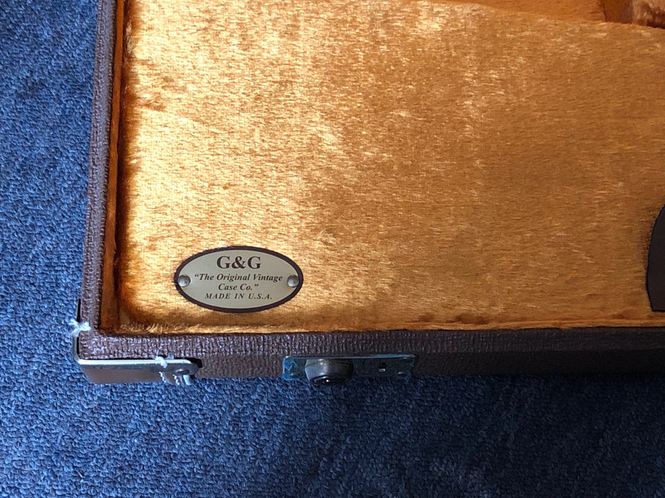Used Fender Deluxe Hardshell Bass Case Brown Tolex USA Made G&G Used Fender Deluxe Hardshell Bass Case Brown Tolex USA Made G&G