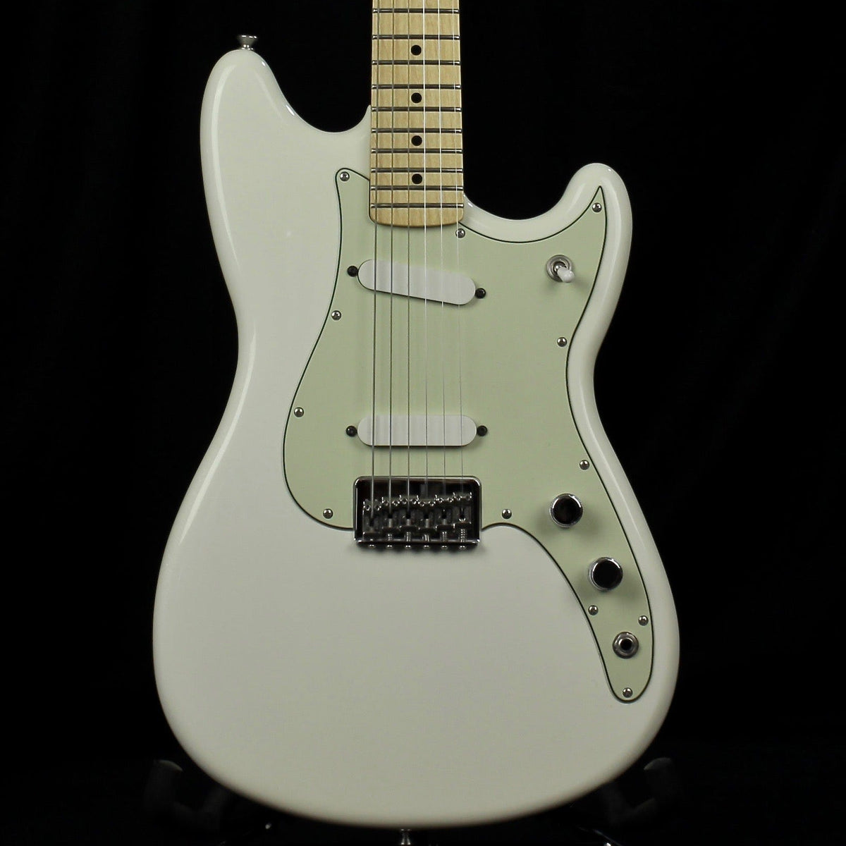 Used Fender Duo Sonic Reissue Maple Board Arctic White Duncan Used Fender Duo Sonic Reissue Maple Board Arctic White Duncan