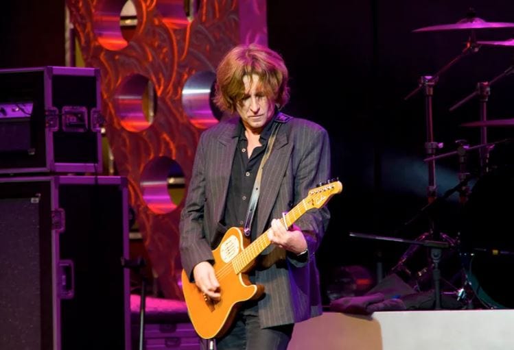 Pre Owned Godin Acoustasonic Natural With HSC - John Waite Collection