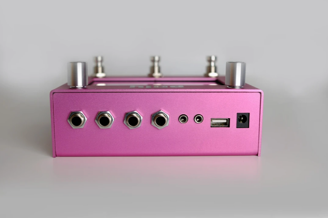 Poly Effects Beebo Visual Multi Modulation and Quad Channel Poly Effects Beebo Visual Multi Modulation and Quad Channel