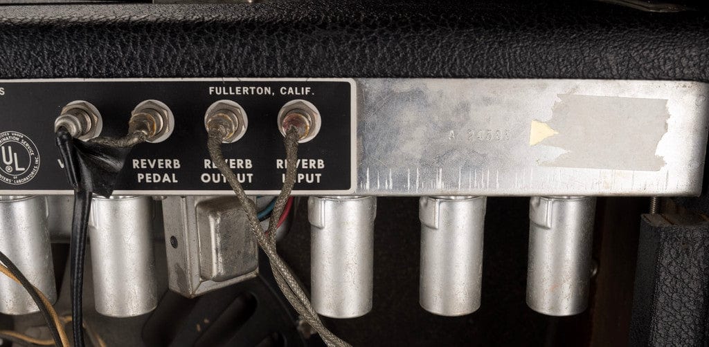 Vintage 1968 Fender Deluxe Reverb Black/Silver Guitar Amp Combo