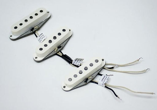 Lindy Fralin Stratocaster Woodstock Bridge and Middle Pickups - White