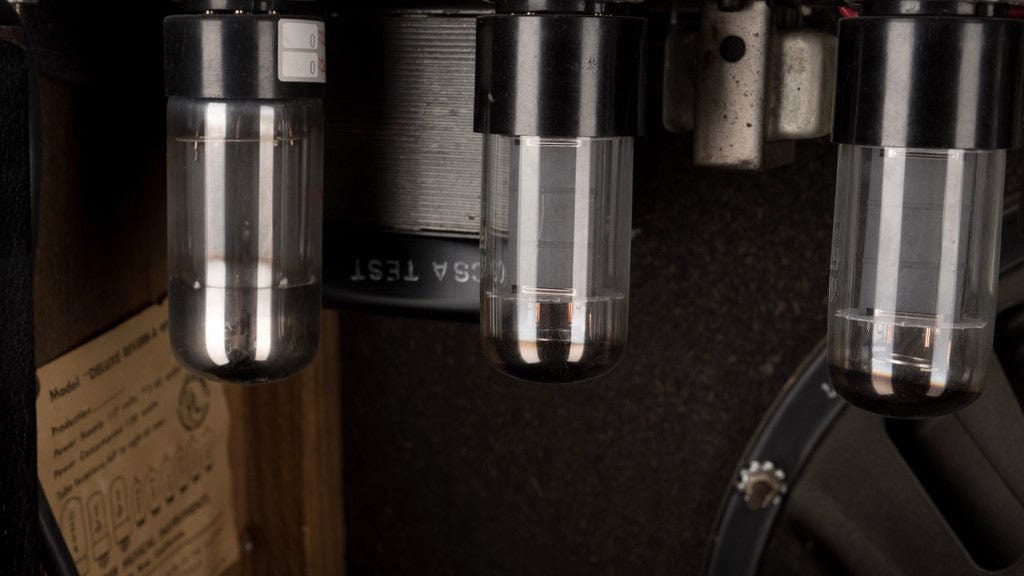 Vintage 1968 Fender Deluxe Reverb Black/Silver Guitar Amp Combo